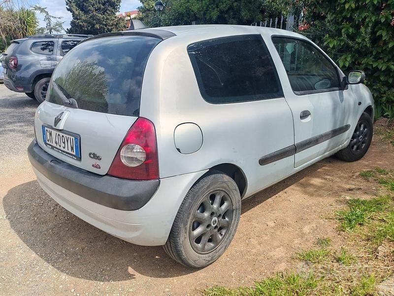 Usata Renault Clio II 2004 Berlina