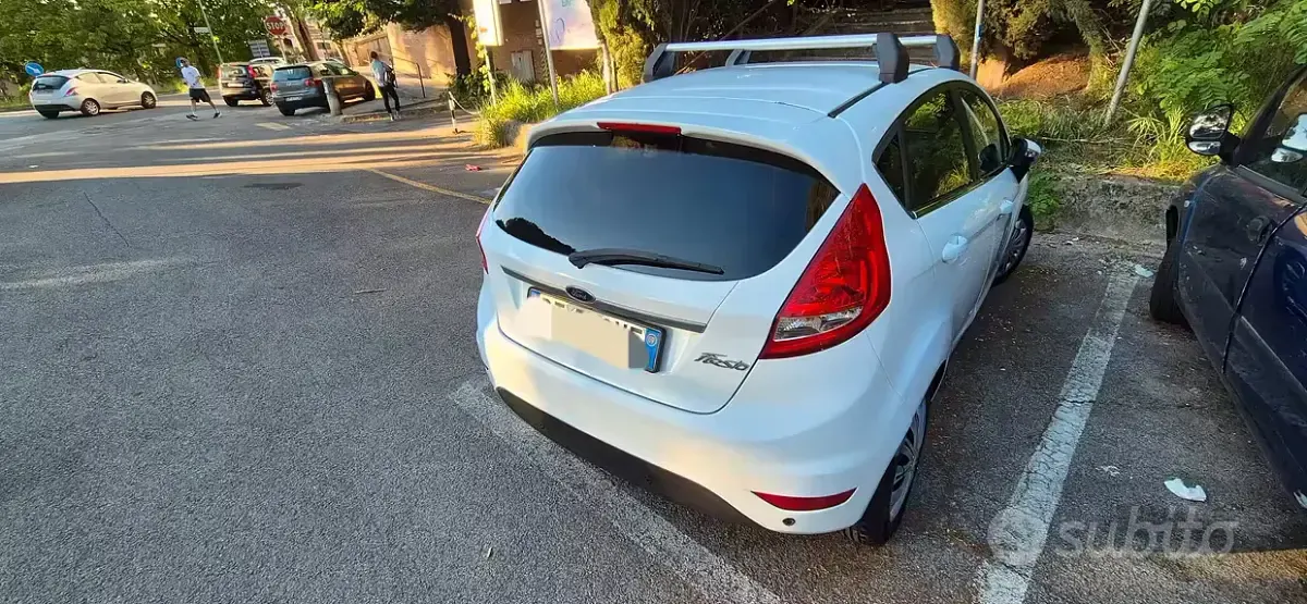 Usata Ford Fiesta 82 CV (60 kW) 2009 Bianco Berlina