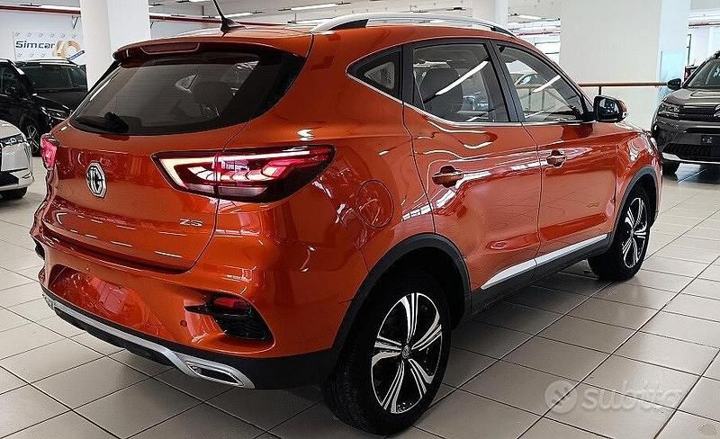 Usata MG ZS Luxury 106 CV (77 kW) 2023 Arancione SUV
