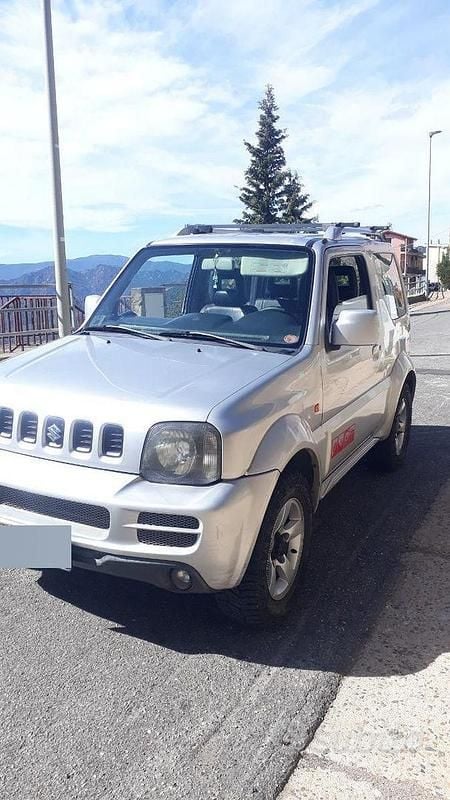 Usata Suzuki Jimny 85 CV (62 kW) 2006 Grigio SUV