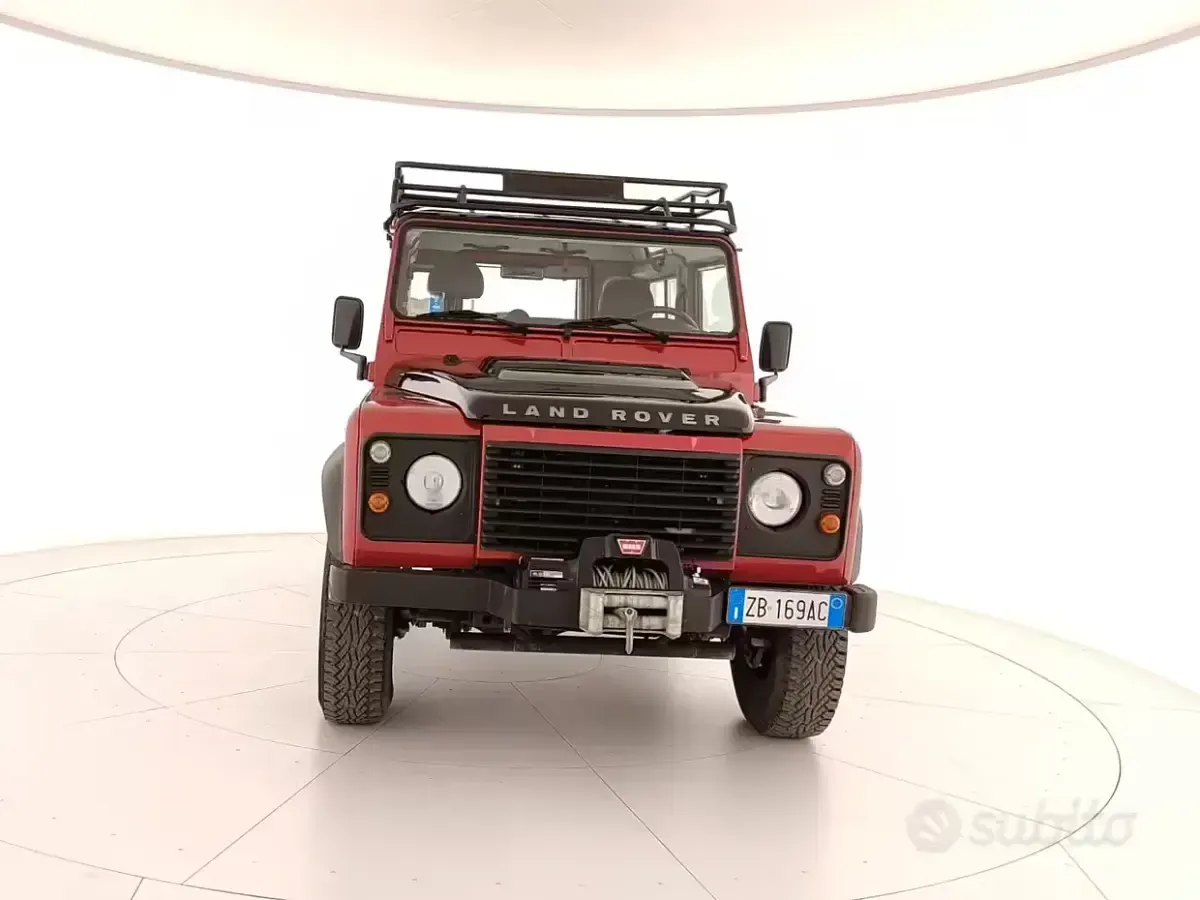 Usata Land Rover Defender 122 CV (89 kW) 2012 Rosso SUV