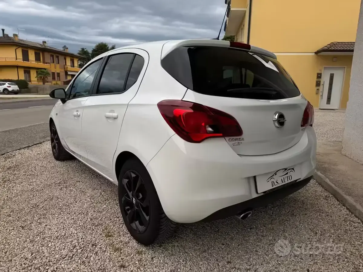 Usata Opel Corsa 75 CV (55 kW) 2017 Bianco Utilitaria