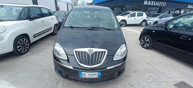 Usata Lancia Musa 77 CV (56 kW) 2008 Nero Monovolume