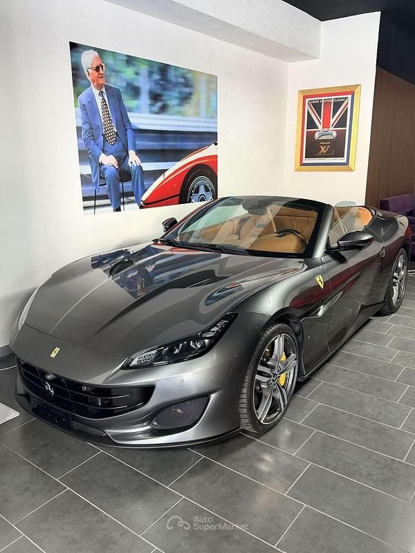 Grigio Usata 2020 Ferrari Portofino Cabrio | 209.000 € (Buon prezzo) - Immagine 1/4