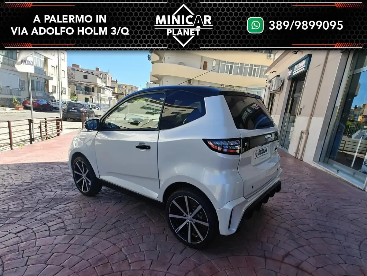 Nuova Aixam City GTO 2026 Blu Berlina
