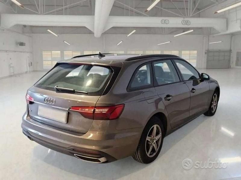 Usata Audi A4 Business 136 CV (100 kW) 2022 Grigio Station wagon