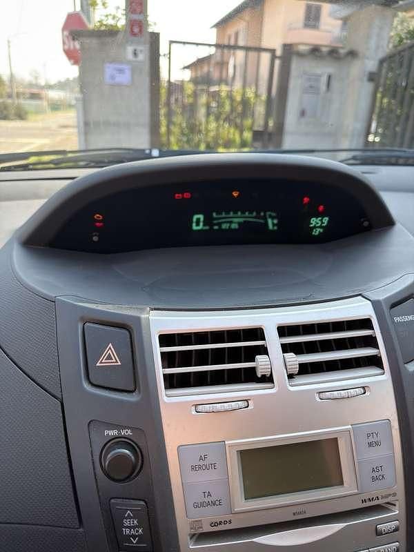 Usata Toyota Yaris Sol 90 CV (66 kW) 2007 Utilitaria