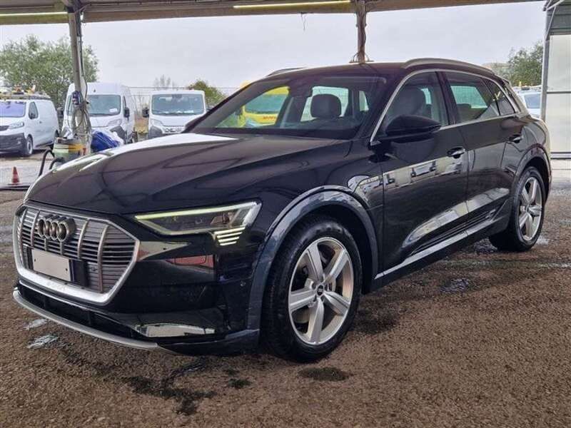 Blu/azzurro Usata 2021 Audi e-tron Business SUV | 30.900 € - Immagine 1/4