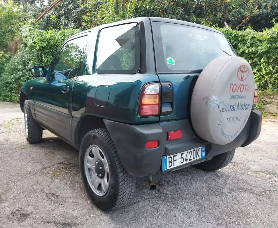 Usata Toyota RAV4 129 CV (94 kW) 1999 Verde SUV