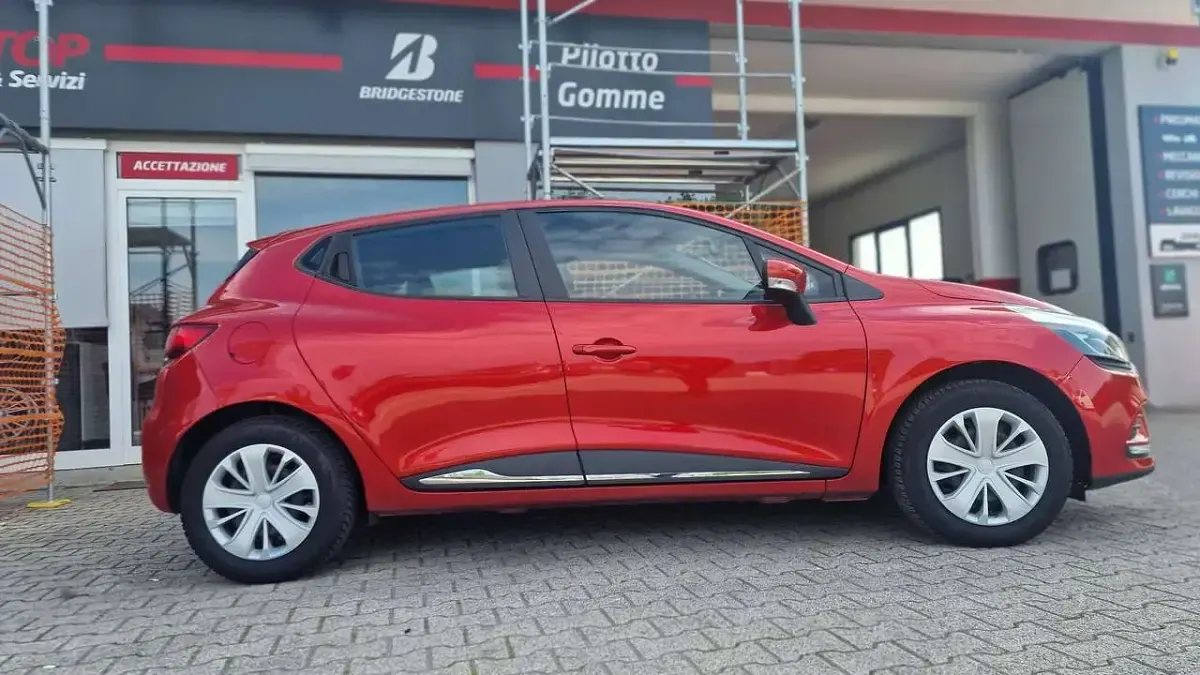Usata Renault Clio IV Intens 90 CV (66 kW) 2018 Rosso Berlina