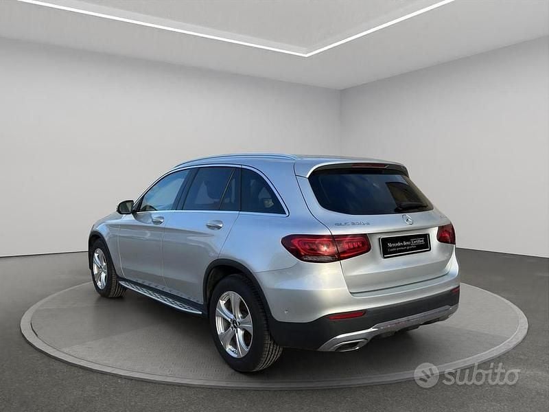 Usata Mercedes GLC220 194 CV (142 kW) 2019 Argento SUV