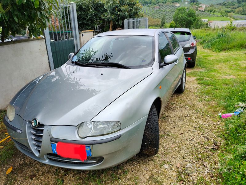 Usata 2004 Alfa Romeo 147 Distinctive Due volumi | 1000 € (Super prezzo) - Immagine 1/4