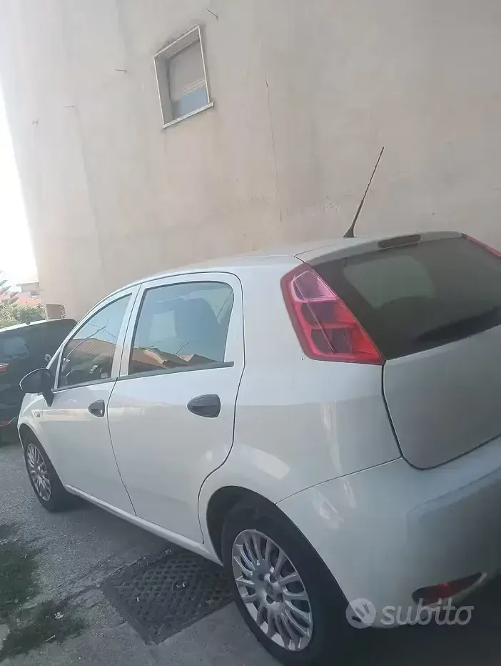 Usata Fiat Punto 69 CV (50 kW) 2017 Bianco Utilitaria