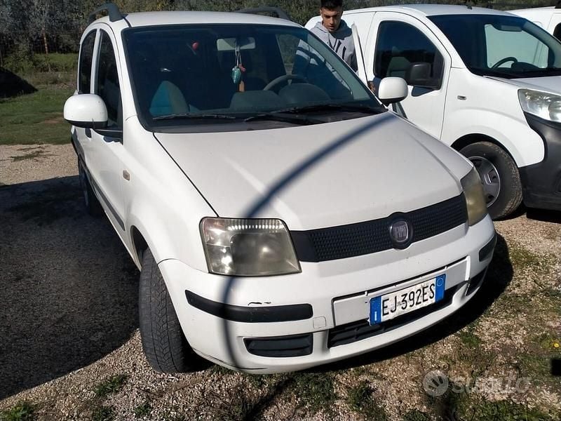 Bianco Usata 2011 Fiat Panda Active Tre volumi | 1900 € (Ottimo prezzo) - Immagine 1/4