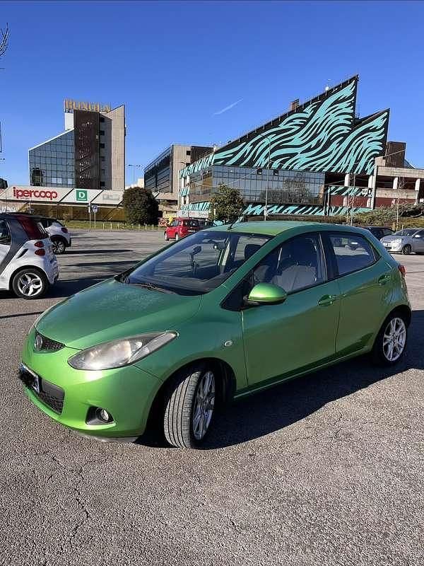 Usata Mazda 2 86 CV (63 kW) 2009 Verde Berlina