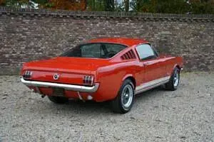 Usata Ford Mustang 228 CV (167 kW) 1965 Rosso Coupé