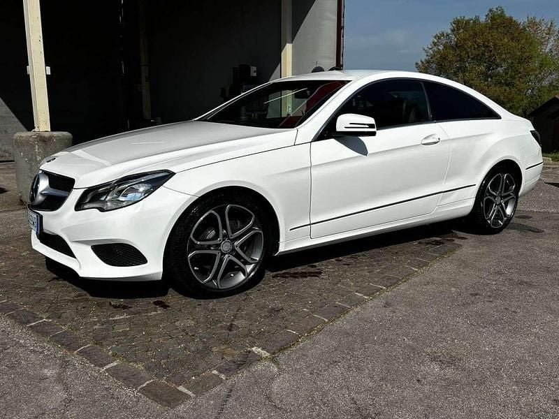 Usata Mercedes E220 Premium 170 CV (125 kW) 2016 Other Coupé