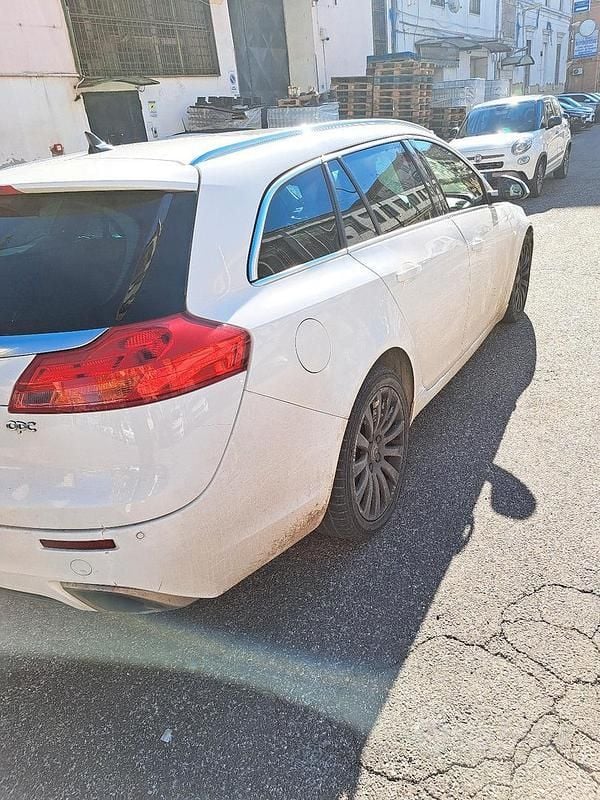 Begagnad Opel Insignia OPC 325 HK (239 kW) 2012 Vit Kombi