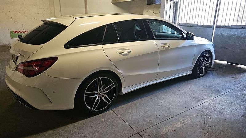 Usata Mercedes CLA220 Shooting Brake Premium 177 CV (130 kW) 2018 Bianco Station wagon