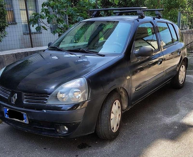 Usata Renault Clio II Authentique 58 CV (42 kW) 2004 Nero Berlina