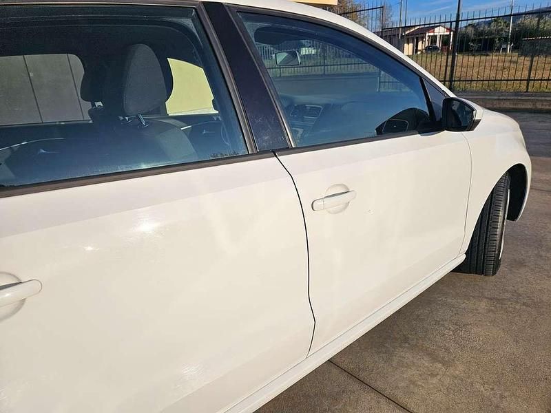 Usata VW Polo Comfortline 75 CV (55 kW) 2015 Bianco Berlina