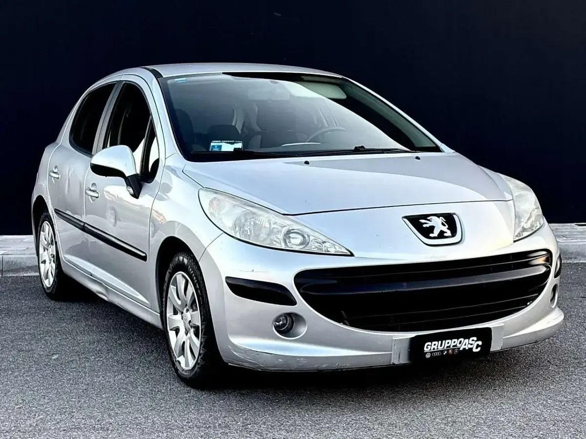 Usata Peugeot 207 68 CV (50 kW) 2006 Argento Berlina