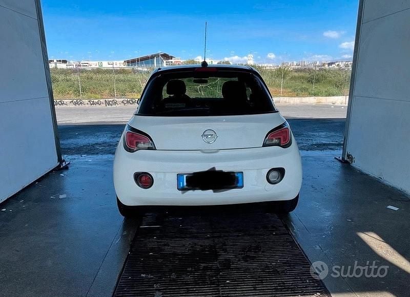 Usata Opel Adam 87 CV (63 kW) 2016 Utilitaria