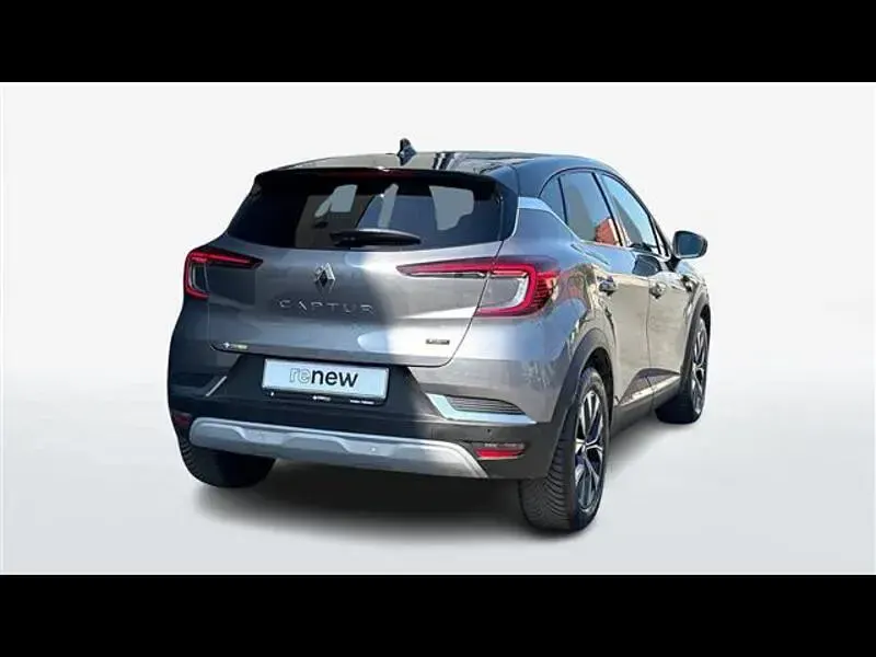 Usata Renault Captur Techno 145 CV (106 kW) 2023 Grigio scuro SUV
