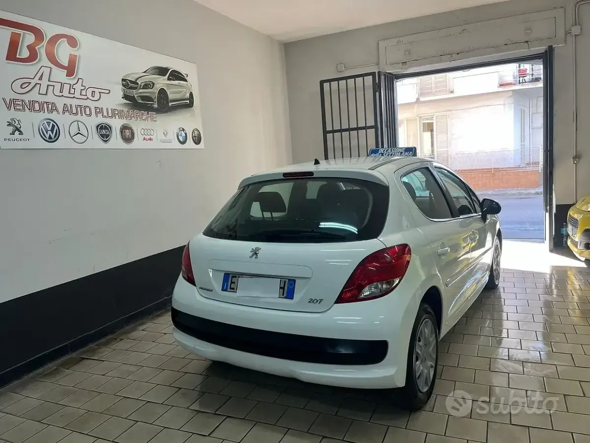Usata Peugeot 207 68 CV (50 kW) 2012 Bianco Berlina