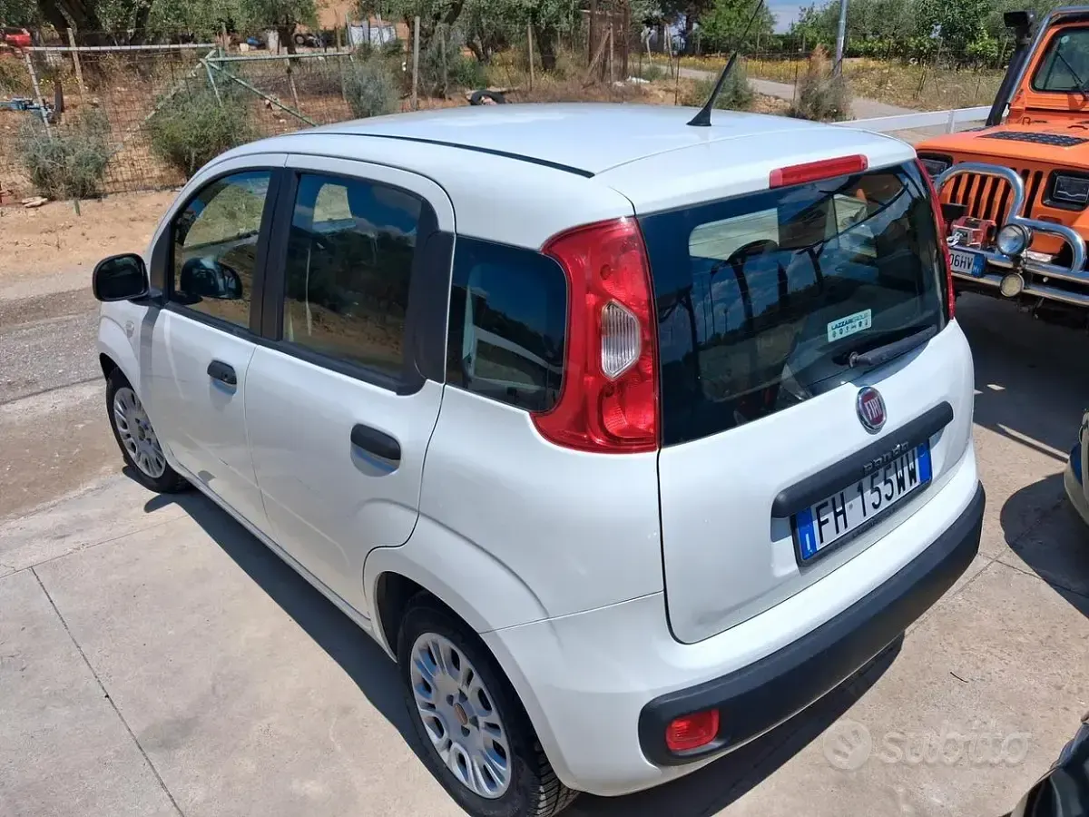 Usata Fiat Panda Lounge 95 CV (69 kW) 2017 Bianco Utilitaria