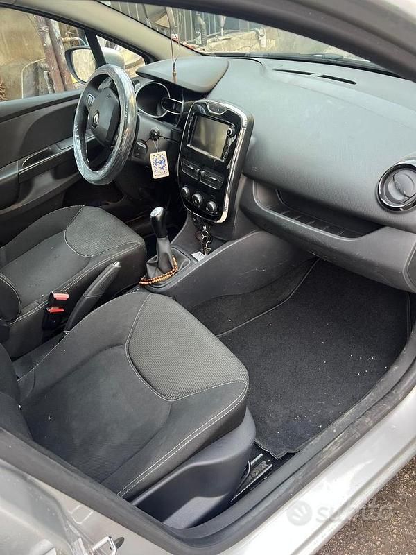 Usata Renault Clio IV 75 CV (55 kW) 2013 Grigio Berlina
