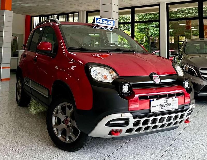 Usata Fiat Panda Cross Cross 90 CV (66 kW) 2016 Rosso Utilitaria