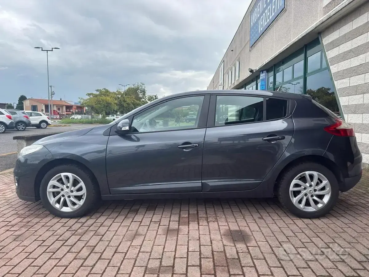 Usata Renault Mégane III 90 CV (66 kW) 2013 Nero Berlina