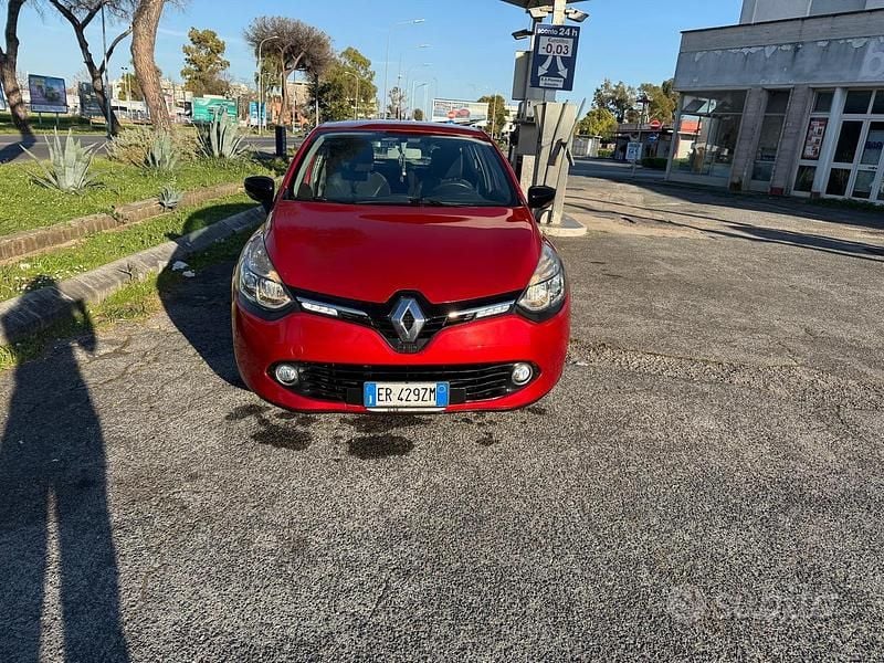 Usata Renault Clio IV 75 CV (55 kW) 2013 Rosso Berlina