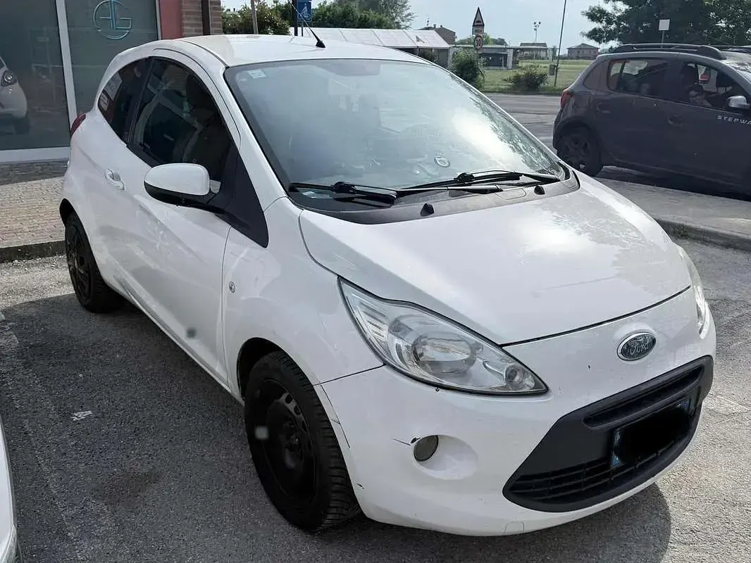 Usata Ford Ka Titanium 69 CV (50 kW) 2009 Bianco Utilitaria