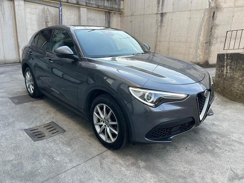 Usata Alfa Romeo Stelvio Executive 190 CV (139 kW) 2018 Grigio SUV