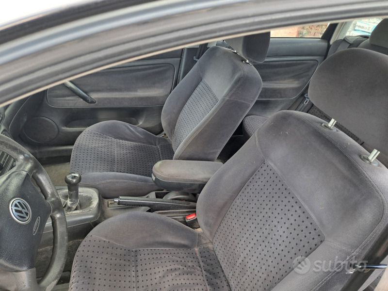 Usata VW Passat 110 CV (80 kW) 1997 Grigio Berlina