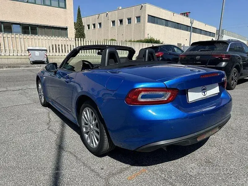 Usata Fiat 124 Spider 140 CV (102 kW) 2018 Bluazzurro Cabrio