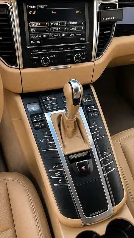 Usata Porsche Macan 250 CV (183 kW) 2015 Nero SUV