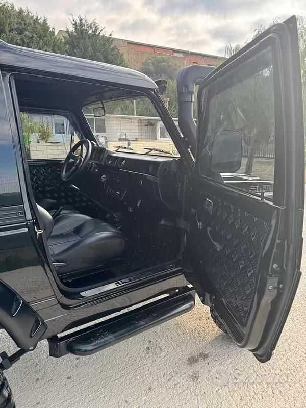 Usata Suzuki Samurai 101 CV (74 kW) 1988 Nero SUV