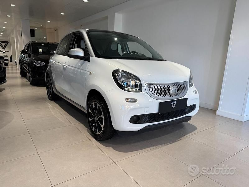 Usata Smart ForFour Passion 71 CV (52 kW) 2015 Bianco Utilitaria