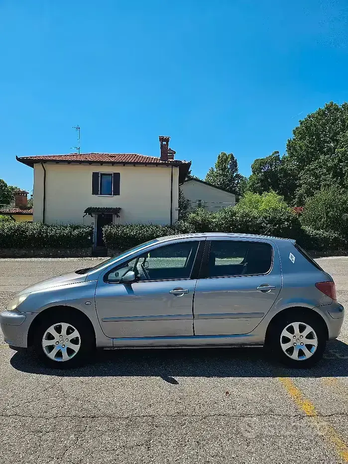 Usata Peugeot 307 68 CV (50 kW) 2005 Grigio Berlina