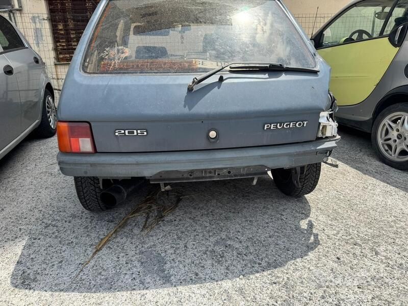 Usata Peugeot 205 54 CV (39 kW) 1990 Grigio Utilitaria