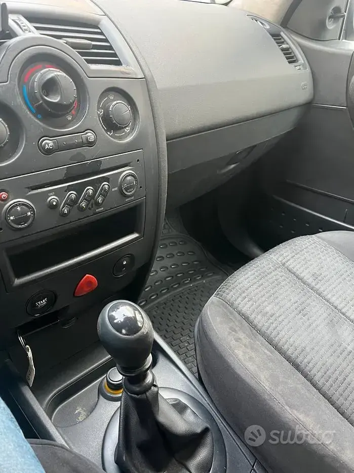 Usata Renault Mégane 82 CV (60 kW) 2005 Nero Utilitaria