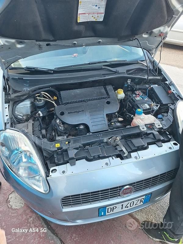 Usata Fiat Grande Punto 75 CV (55 kW) 2008 Grigio Utilitaria