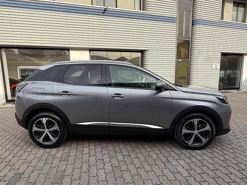 Usata Peugeot 3008 Allure 131 CV (96 kW) 2021 Grigio / metallizzato SUV