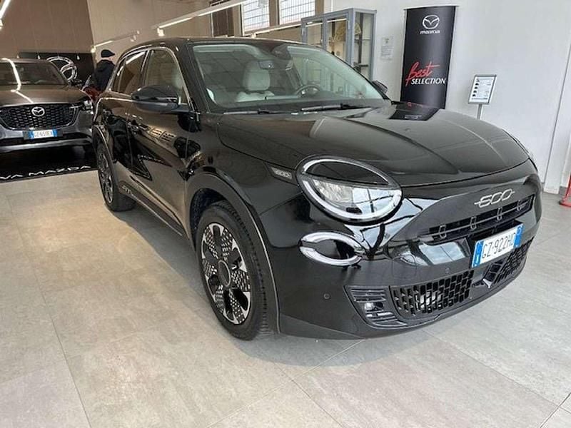Nero Usata 2025 Fiat 600 La Prima SUV | 21.900 € (Buon prezzo) - Immagine 1/4