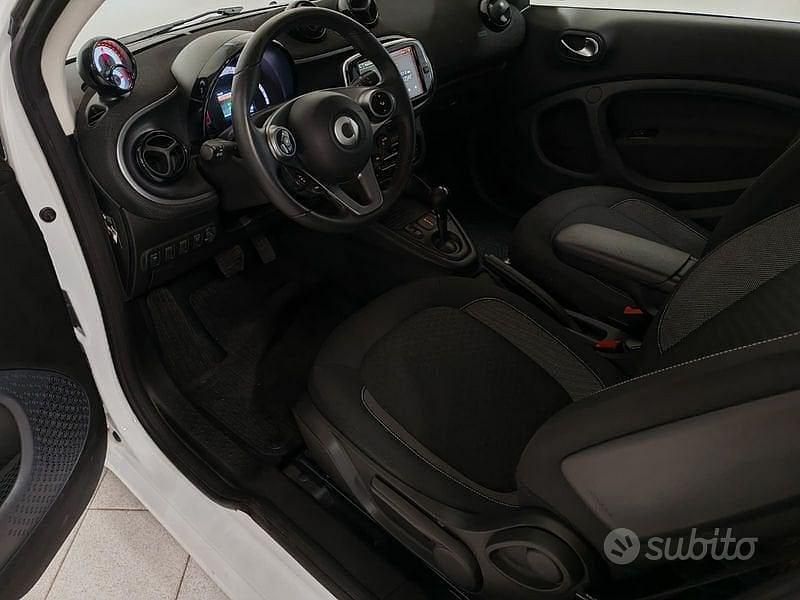 Usata Smart ForTwo Coupé Passion 60 kW (82 CV) 2021 Grigio Utilitaria