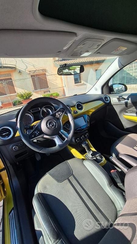 Oro Usata 2015 Opel Adam Rocks Rocks Due volumi | 8600 € (Buon prezzo) - Immagine 1/4