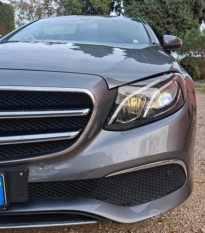 Usata Mercedes E200 184 CV (135 kW) 2021 Grigio Berlina